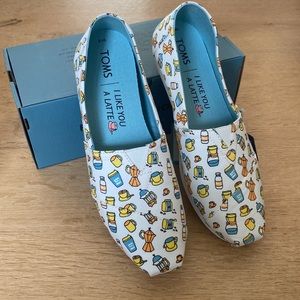 Tom’s White Morning Coffee Print Classic Slip on Shoes 9 NWT